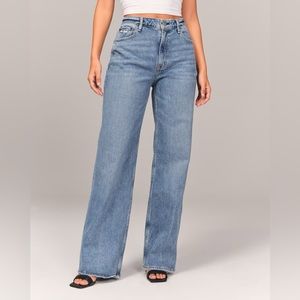 Abercrombie & Fitch Curve Love High Rise 90s Relaxed Jean